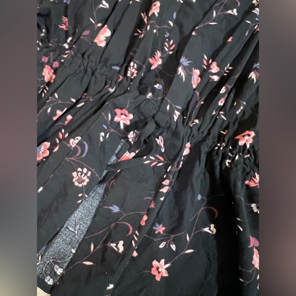 Kismet Black Floral Tunic - Size Small - Picture 3 of 6
